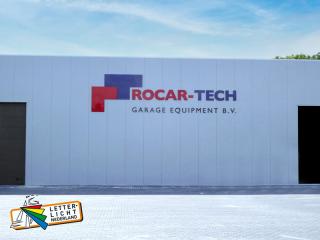 Luxe gevelletters met glanzende uitstraling